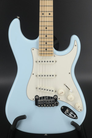 G&L USA Legacy Lake Placid Blue > Guitars Electric Solid Body | Alpha Audio  Works, Inc.